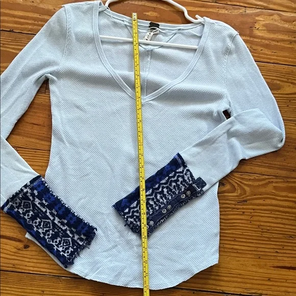 We The Free Long Sleeve V-Neck Top - Light Blue and Navy - Picture 5 of 5